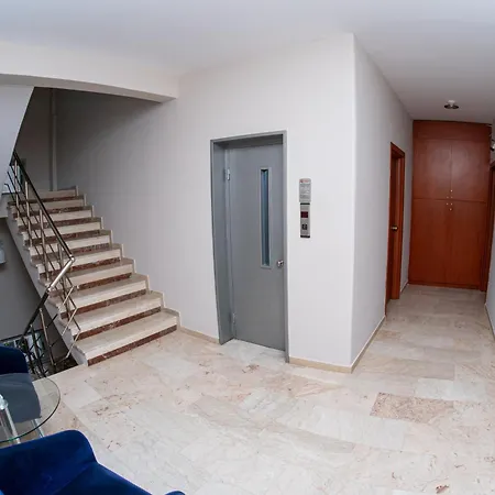 Ena 酒店 卢特拉伊帕蒂斯