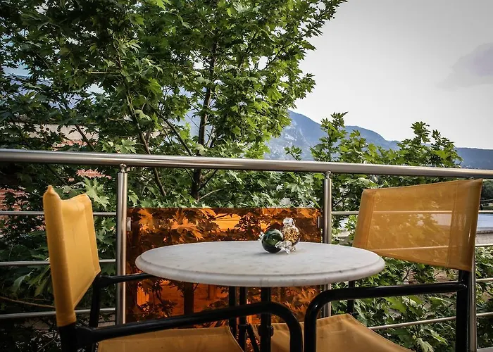 Ena Λουτρά Υπάτης