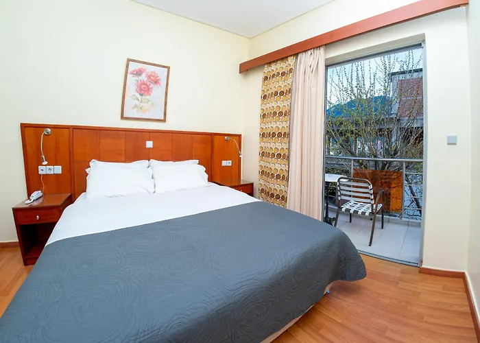 Ξενοδοχείο Ena Λουτρά Υπάτης