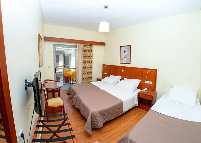 Ena Λουτρά Υπάτης