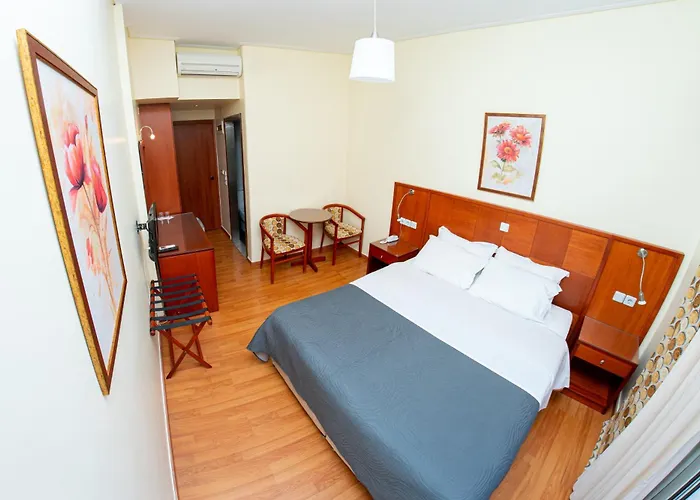 Ξενοδοχείο Ena 3*