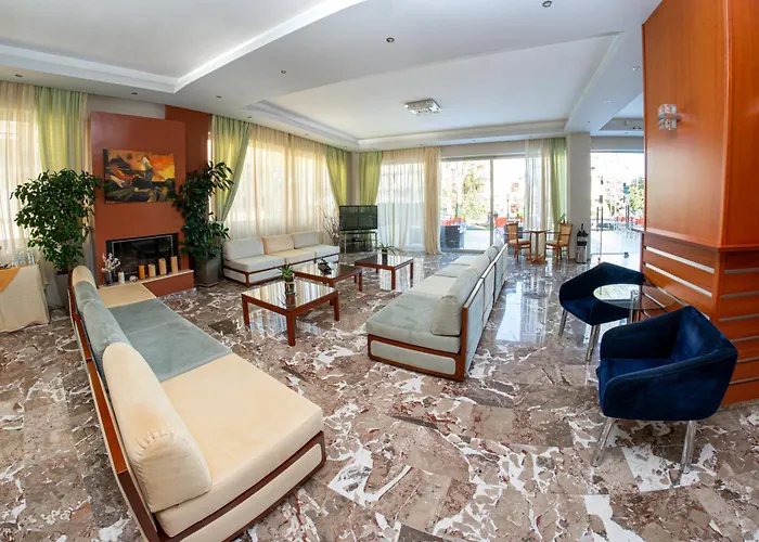 Ena Λουτρά Υπάτης