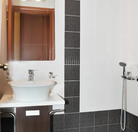 Ena 3* Λουτρά Υπάτης